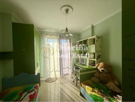 Tirane, jepet me qera apartament 3+1+Ballkon Kati 8, 125 m² 600 € (Astir)