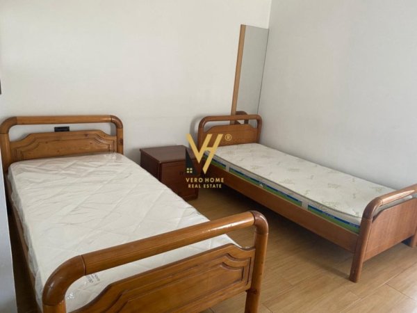 Tirane, jepet me qera apartament 2+1+Ballkon Kati 2, 70 m² 400 € (RRUGA E KAVAJES)
