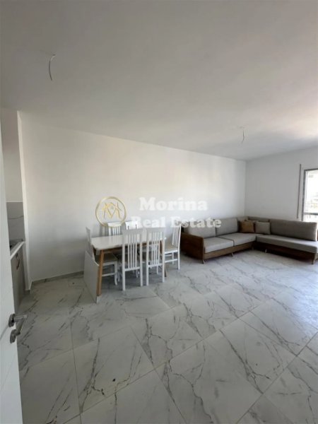 Tirane, jepet me qera apartament 1+1 Kati 5, 70 m² 500 € (5 Maji)