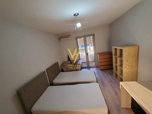 Tirane, jepet me qera apartament 2+1+Ballkon Kati 4, 80 m² 650 € (RRUGA HOXHA TAHSIM)