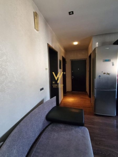 Tirane, jepet me qera apartament 2+1+Ballkon Kati 4, 80 m² 650 € (RRUGA HOXHA TAHSIM)