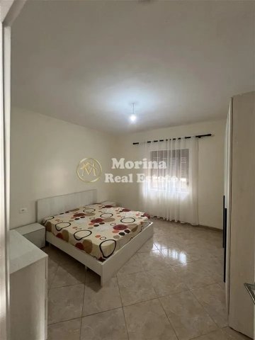 Tirane, jepet me qera apartament 3+1 Kati 2, 120 m² 300 € (Farke e Vogel)