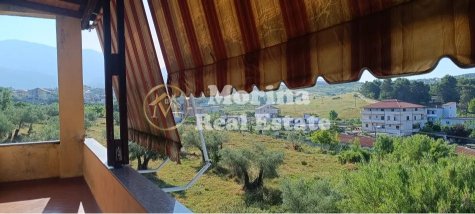 Tirane, jepet me qera shtepi 3+1 Kati 2, 180 m² 600 € (Ali Demi)