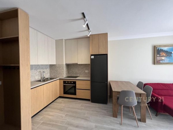 Tirane, jepet me qera apartament 1+1 Kati 5, 70 m² 450 € 