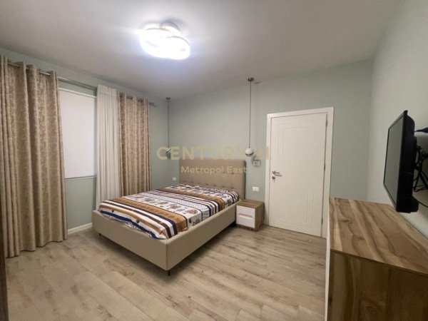 Tirane, jepet me qera apartament 2+1 Kati 9, 112 m² 750 € (Shefqet Musaraj)