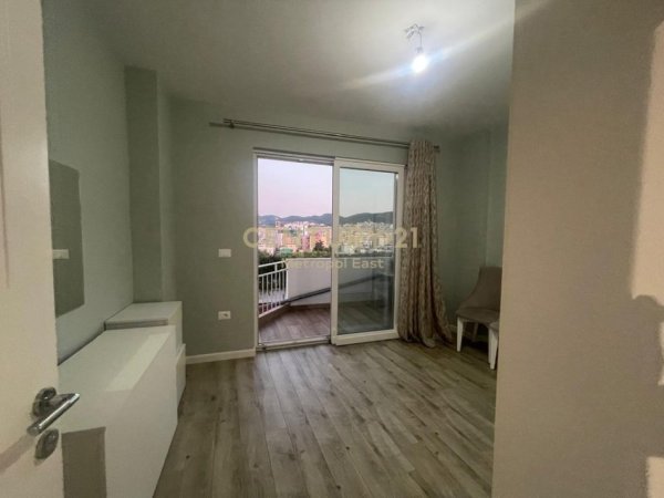 Tirane, jepet me qera apartament 2+1 Kati 9, 112 m² 750 € (Shefqet Musaraj)