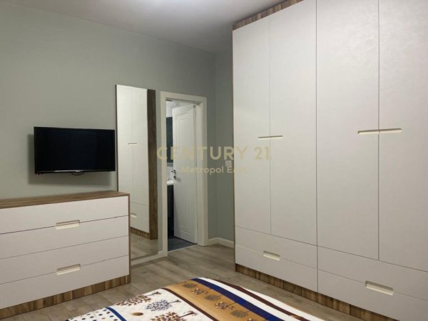 Tirane, jepet me qera apartament 2+1 Kati 9, 112 m² 750 € (Shefqet Musaraj)