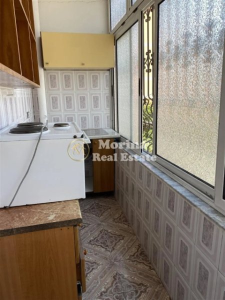Tirane, jepet me qera shtepi 3+1 Kati 2, 110 m² 500 € (Spitali Nene Tereza)