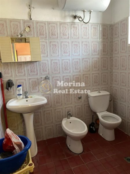 Tirane, jepet me qera shtepi 3+1 Kati 2, 110 m² 500 € (Spitali Nene Tereza)