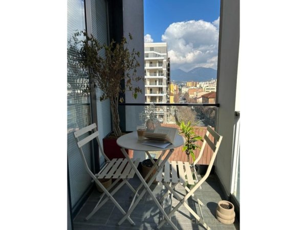 Tirane, jepet me qera apartament 2+1 Kati 7, 126 m² 1.550 € 