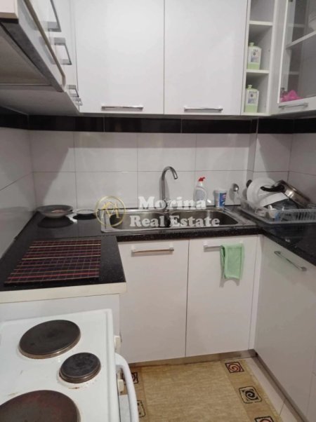 Tirane, jepet me qera shtepi 1+1 Kati 1, 55 m² 300 € (Porcelan)