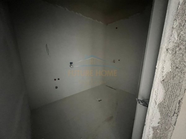 Tirane, shitet apartament 3+1 Kati 5, 168 m² 32.000.000 € 