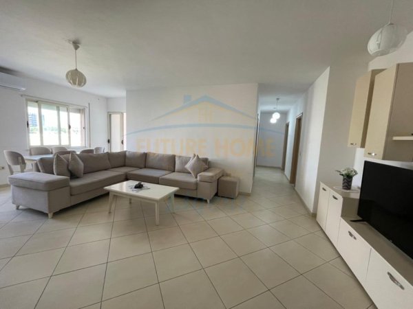 Shitet Apartament 3+1+2 , Bulevardi i Ri , Tirane.