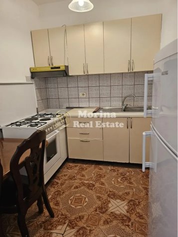 Tirane, jepet me qera shtepi 2+1 Kati 1, 85 m² 450 € (Bulevardi i Ri)
