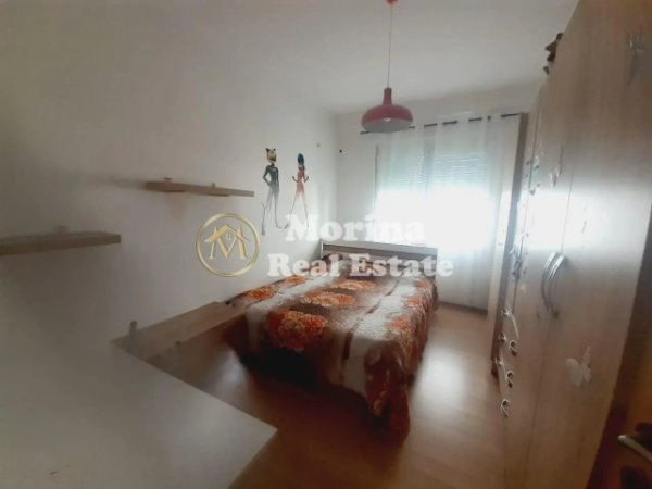 Tirane, jepet me qera apartament 2+1 Kati 1, 80 m² 600 € (Liqeni i Thate)