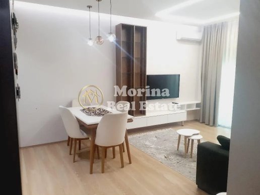 Tirane, jepet me qera apartament 2+1 Kati 1, 80 m² 600 € (Liqeni i Thate)