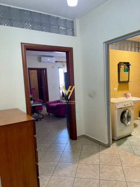 Tirane, jepet me qera apartament 1+1+Ballkon Kati 3, 70 m² 430 € (PALLATI ME SHIGJETA)