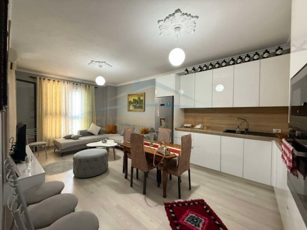 Shqiperi, jepet me qera apartament 1+1 Kati 1, 66 m² 480 € (Apartament 1+1, Unaza e Re)