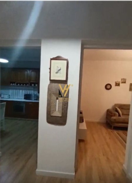 Tirane, jepet me qera apartament 3+1+Ballkon Kati 3, 100 m² 600 € (RRUGA KARL GEGA)