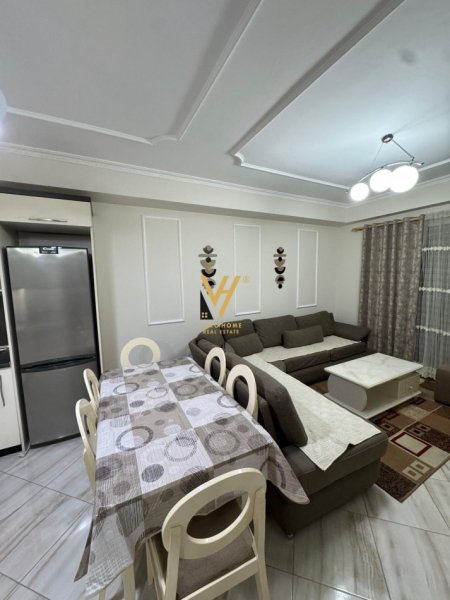 Tirane, jepet me qera apartament 1+1+Ballkon Kati 6, 65 m² 600 € (KOMUNA E PARISIT)