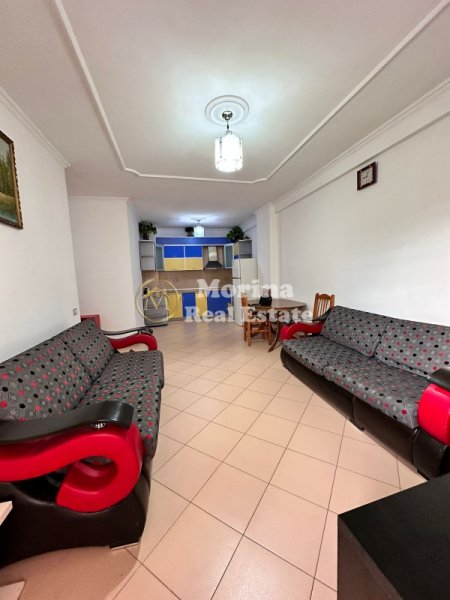 Tirane, jepet me qera apartament 2+1+Ballkon Kati 2, 100 m² 400 € (Rruga 5 Maji)