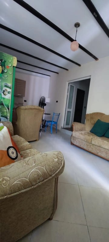 Tirane, jepet me qera apartament 2+1 Kati 1, 70 m² 400 € (Brryli)