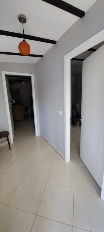 Tirane, jepet me qera apartament 2+1 Kati 1, 70 m² 400 € (Brryli)