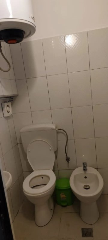 Tirane, jepet me qera apartament 2+1 Kati 1, 70 m² 400 € (Brryli)