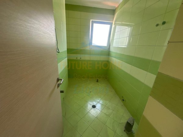 Shitet, Apartament 2+1, Ali Demi, Tiranë.