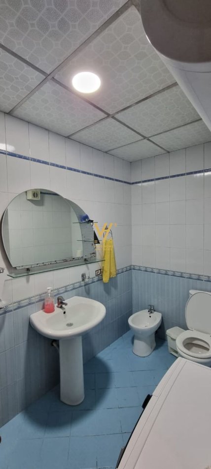 Tirane, jepet me qera apartament 3+1+Ballkon Kati 5, 115 m² 1.200 € (21 DHJETORI)