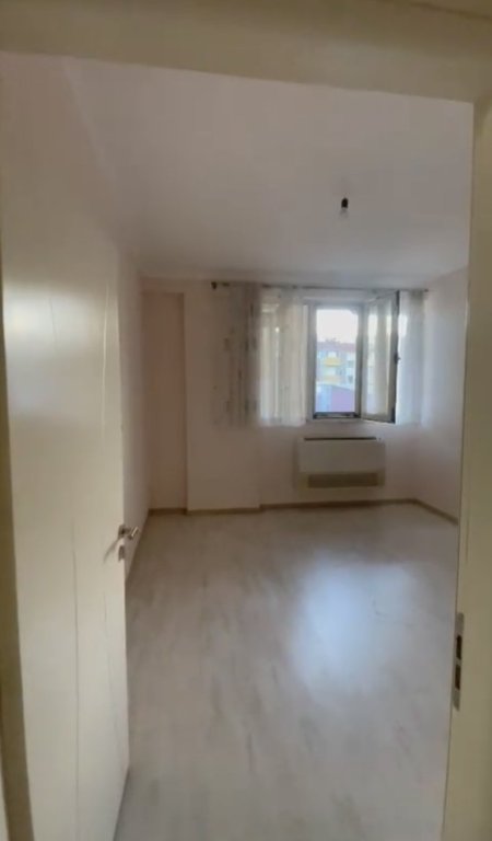 Tirane, jepet me qera apartament 1+1+Ballkon Kati 6, 75 m² 400 € (Big Market Mbikalimi , Kristal Center)