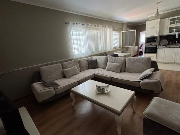 Tirane, jepet me qera apartament 2+1+Ballkon Kati 8, 105 m² (Don Bosko)