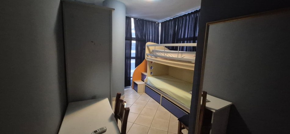 Tirane, jepet me qera apartament 2+1 Kati 5, 95 m² 700 € (Rruga e Kavajes prane Square 21)
