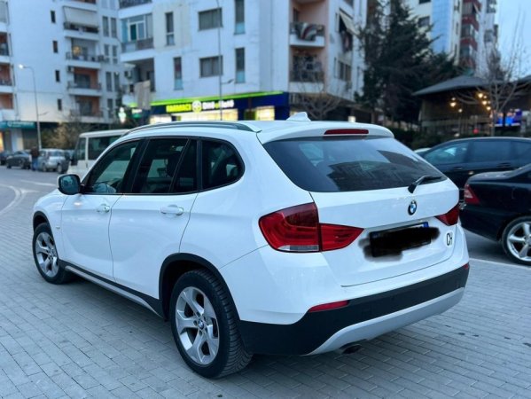 Tirane, shitet SUV | Xhip Bmw Nafte, e bardhë automatik Klima 190.000 km 8.200 €