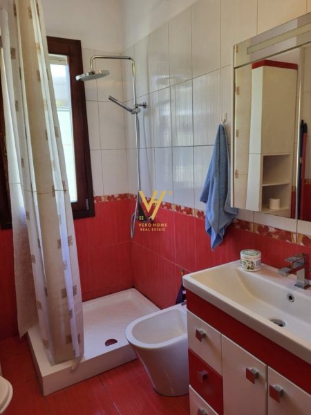 Tirane, jepet me qera apartament 2+1+Ballkon Kati 3, 120 m² 650 € (KOPSHTI BOTANIK)