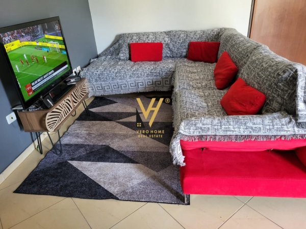 Tirane, jepet me qera apartament 2+1+Ballkon Kati 3, 120 m² 650 € (KOPSHTI BOTANIK)