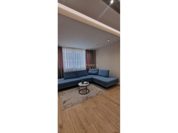 Tirane, jepet me qera apartament 1+1 Kati 5, 55 m² 700 € (Libri Universitar)