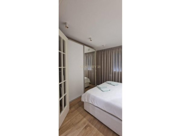 Tirane, jepet me qera apartament 1+1 Kati 5, 55 m² 700 € (Libri Universitar)