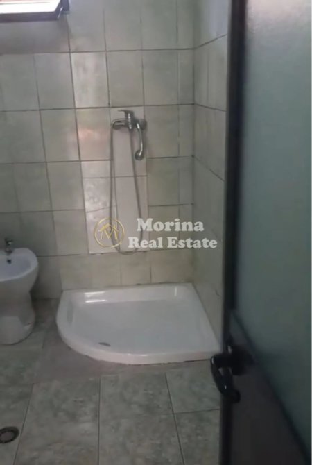 Tirane, jepet me qera shtepi 1+1 Kati 1, 80 m² 300 € (Yzberisht)