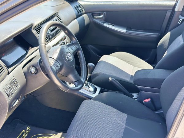 Durres, shitet makine TOYOTA COROLLA 1.4 Nafte, gri e erret automatik Klima