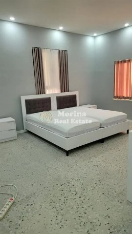 Tirane, jepet me qera Vile 3+1 Kati 1, 200 m² 1.000 € (Fshati Daiaz)