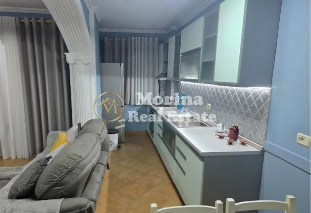 Tirane, jepet me qera apartament 2+1 Kati 7, 85 m² 550 € (Rruga 5 Maji)