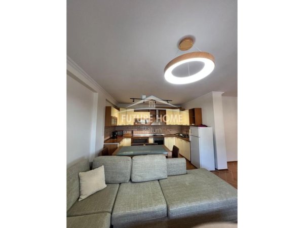 Shitet, Apartament 2+1, Kinostudio