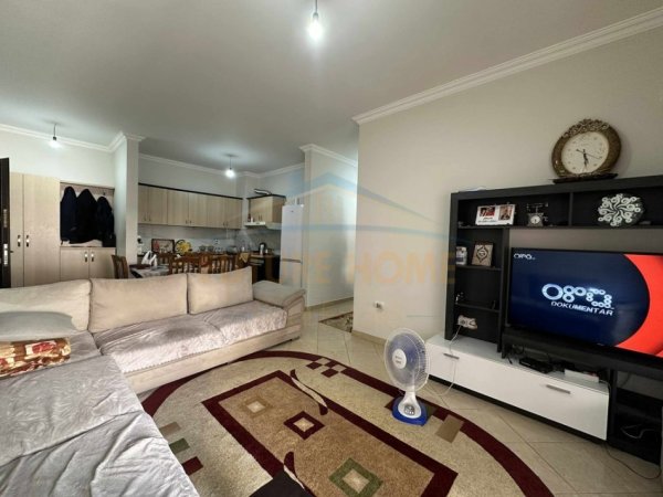 Shitet, Apartament 2+1+2, Misto Mame,Tirane.