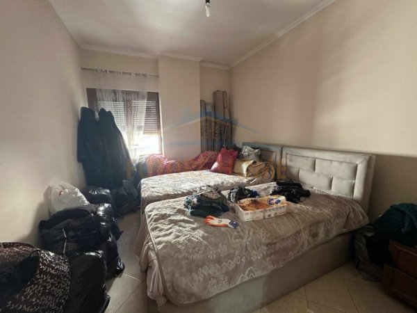 Shitet, Apartament 2+1+2, Misto Mame,Tirane.