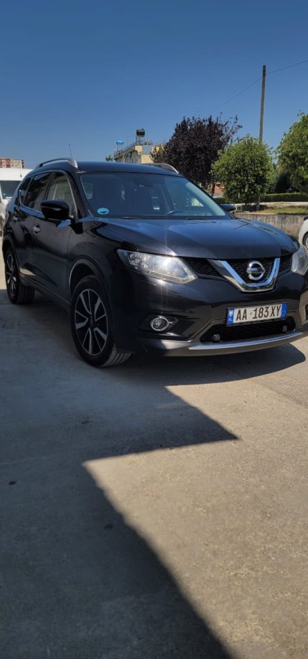 Tirane, shitet SUV | Xhip Nafte, e zeze automatik Klima 153.000 km 17.000 €