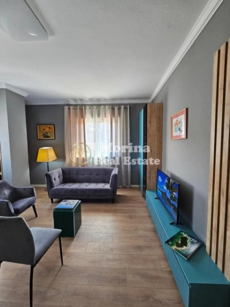 Tirane, jepet me qera apartament 1+1 Kati 2, 65 m² 650 € (Pazari i Ri)
