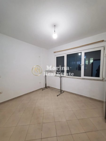 Tirane, jepet me qera apartament 2+1 Kati 5, 80 m² 300 € (Fresku)