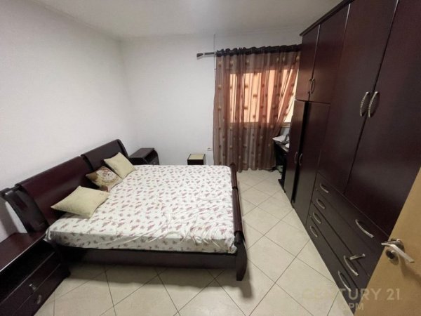 Tirane, jepet me qera apartament 1+1 Kati 2, 80 m² 400 € 