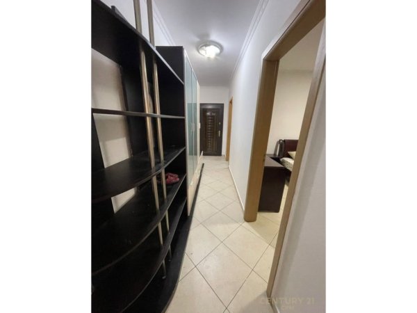 Tirane, jepet me qera apartament 1+1 Kati 2, 80 m² 400 € 